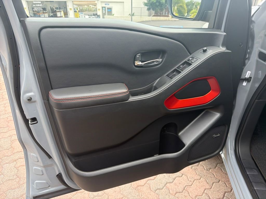 Used 2025 Nissan Frontier PRO-4X w/ Pro Premium Package image 8