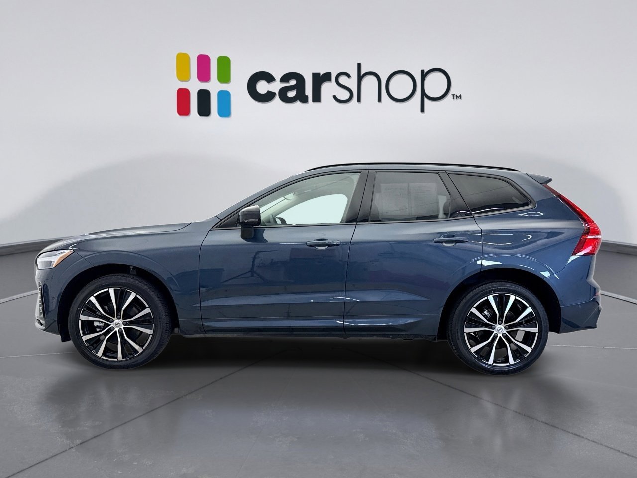 Used 2025 Volvo XC60 B5 Plus AWD/4WD image 2