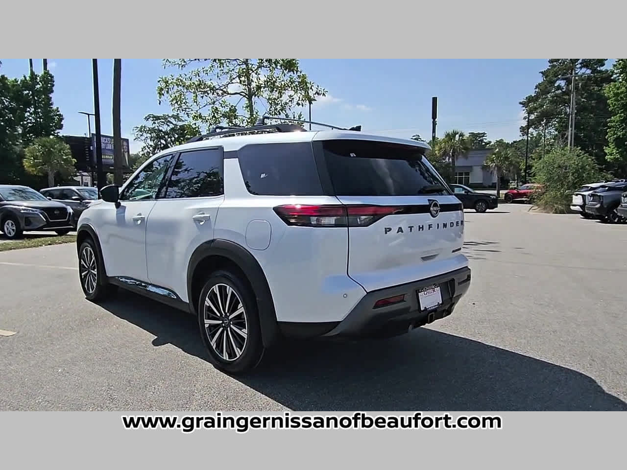 New 2026 Nissan Pathfinder Platinum FWD image 27