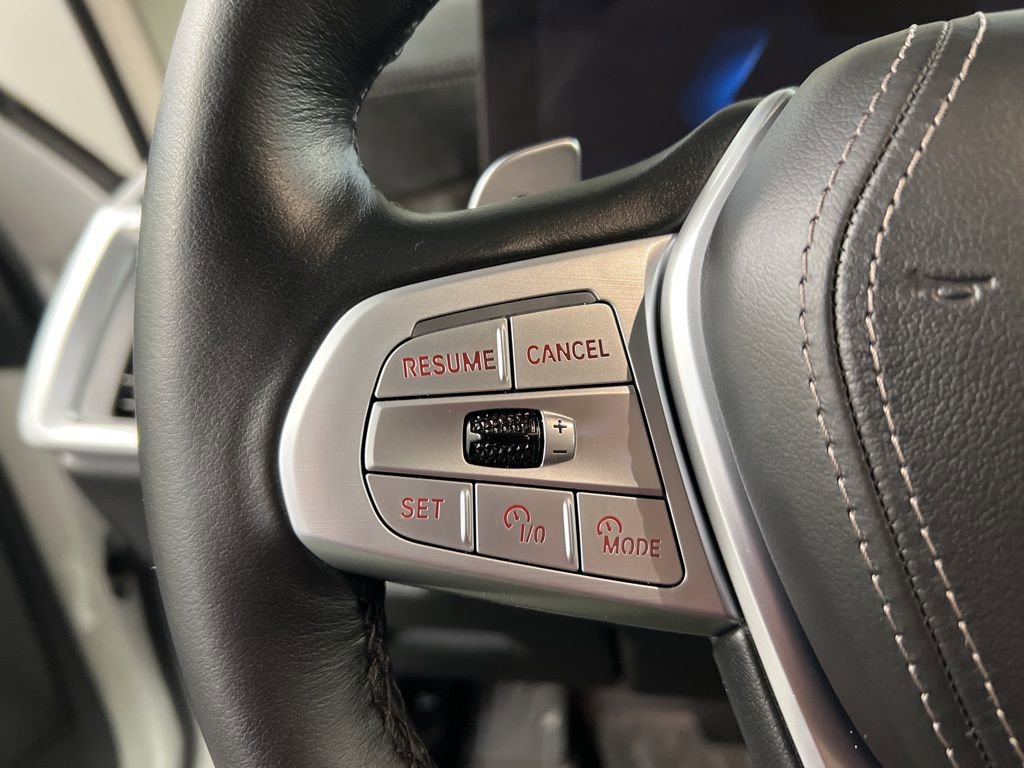 Used 2023 BMW X7 xDrive40i w/ Premium Package image 17