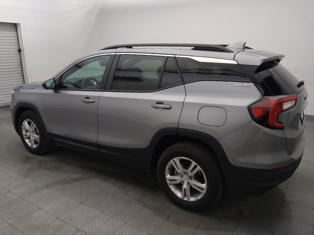 Used 2024 GMC Terrain SLE w/ Driver Convenience Package AWD/4WD image 3
