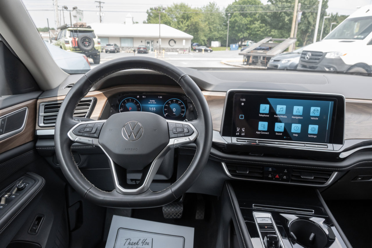 Used 2024 Volkswagen Atlas SE image 19