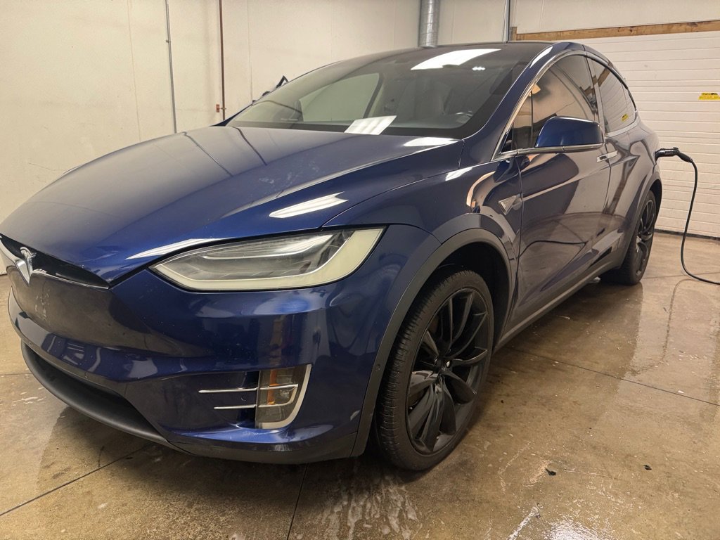 Used 2016 Tesla Model X 90D image 3