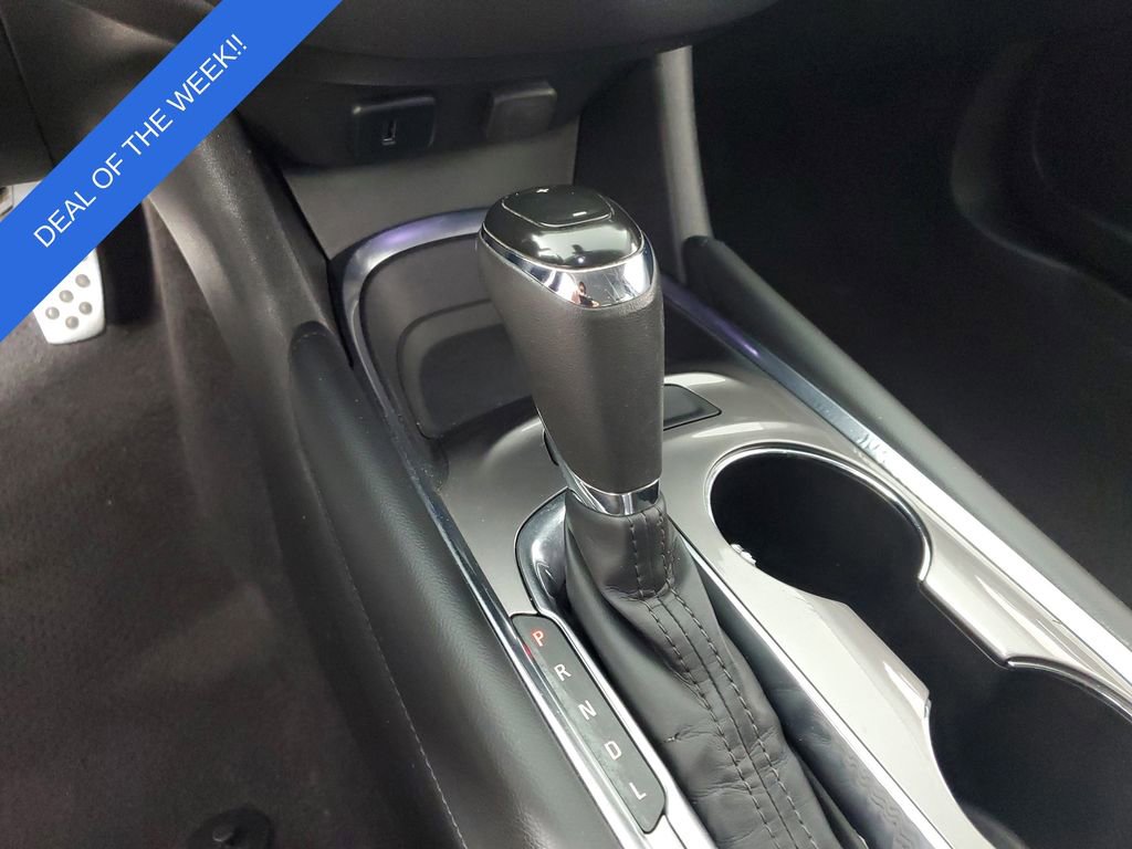 Used 2017 Chevrolet Malibu LT image 17