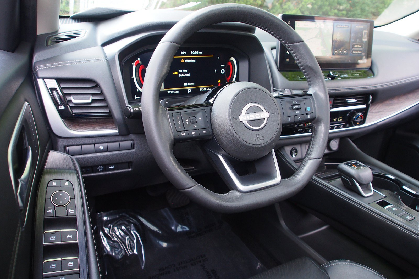 Used 2024 Nissan Rogue Platinum FWD image 17