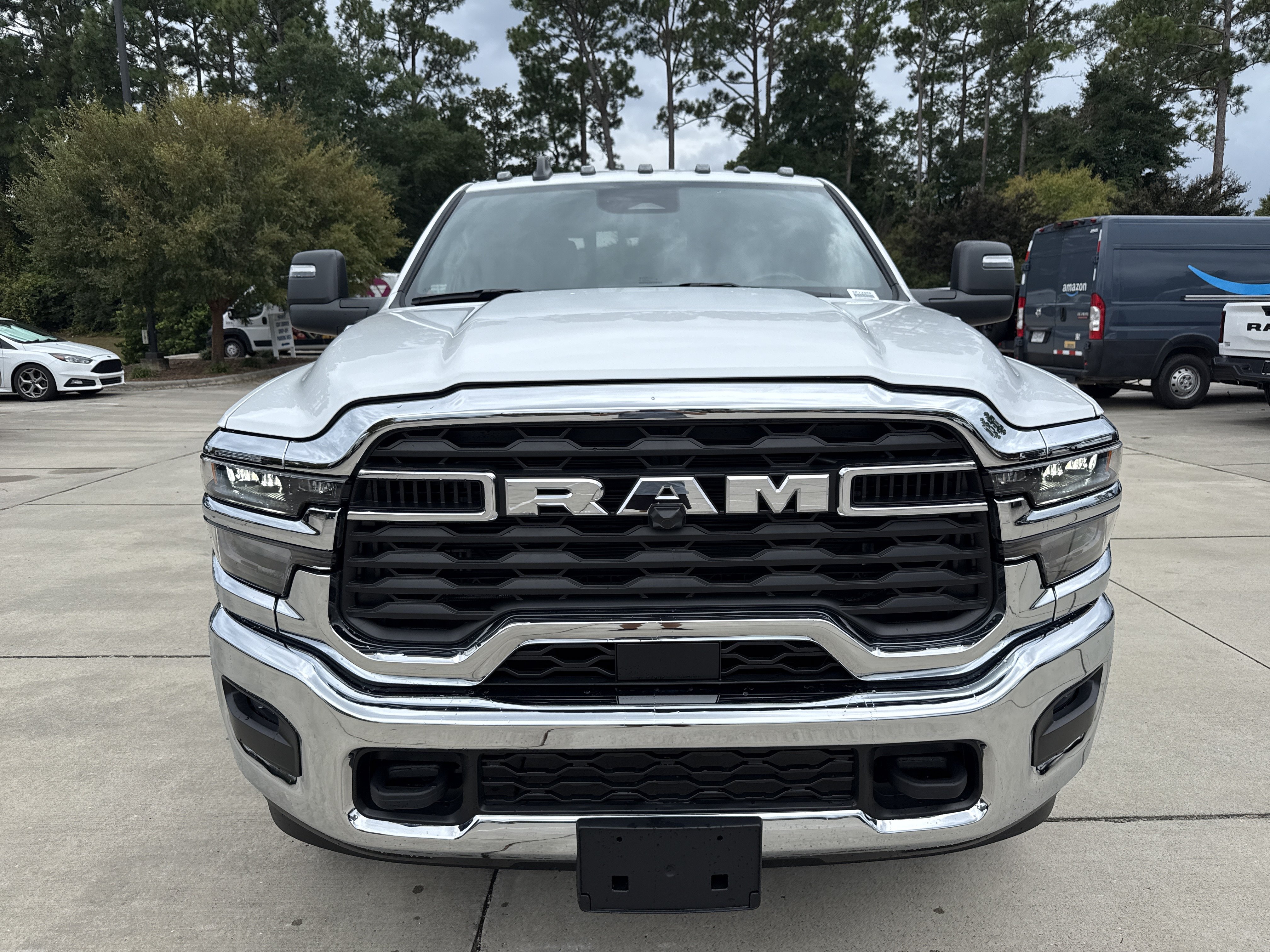Used 2025 RAM 3500 Big Horn AWD/4WD image 3