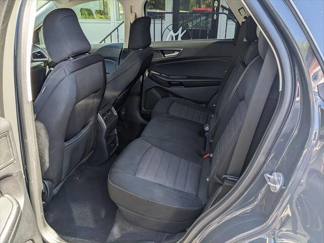 Used 2021 Ford Edge SE image 11
