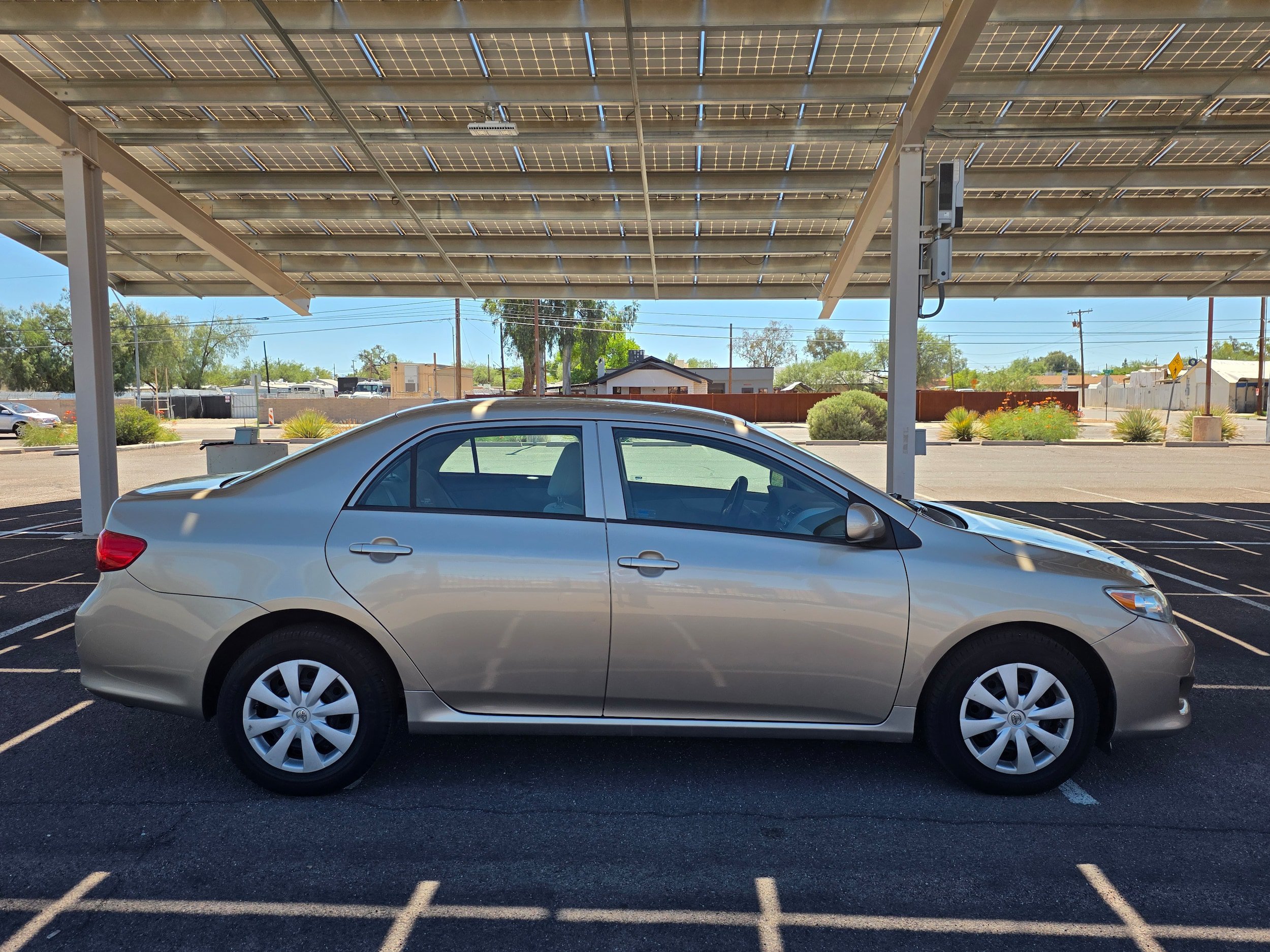 Used 2010 Toyota Corolla LE FWD image 6