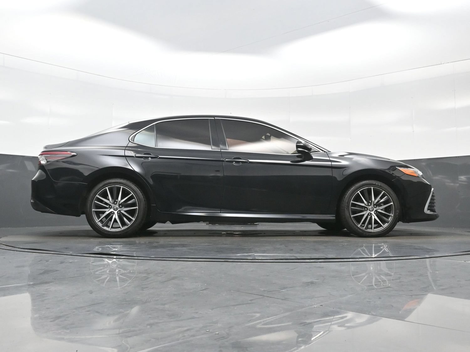 Used 2022 Toyota Camry XLE FWD image 31