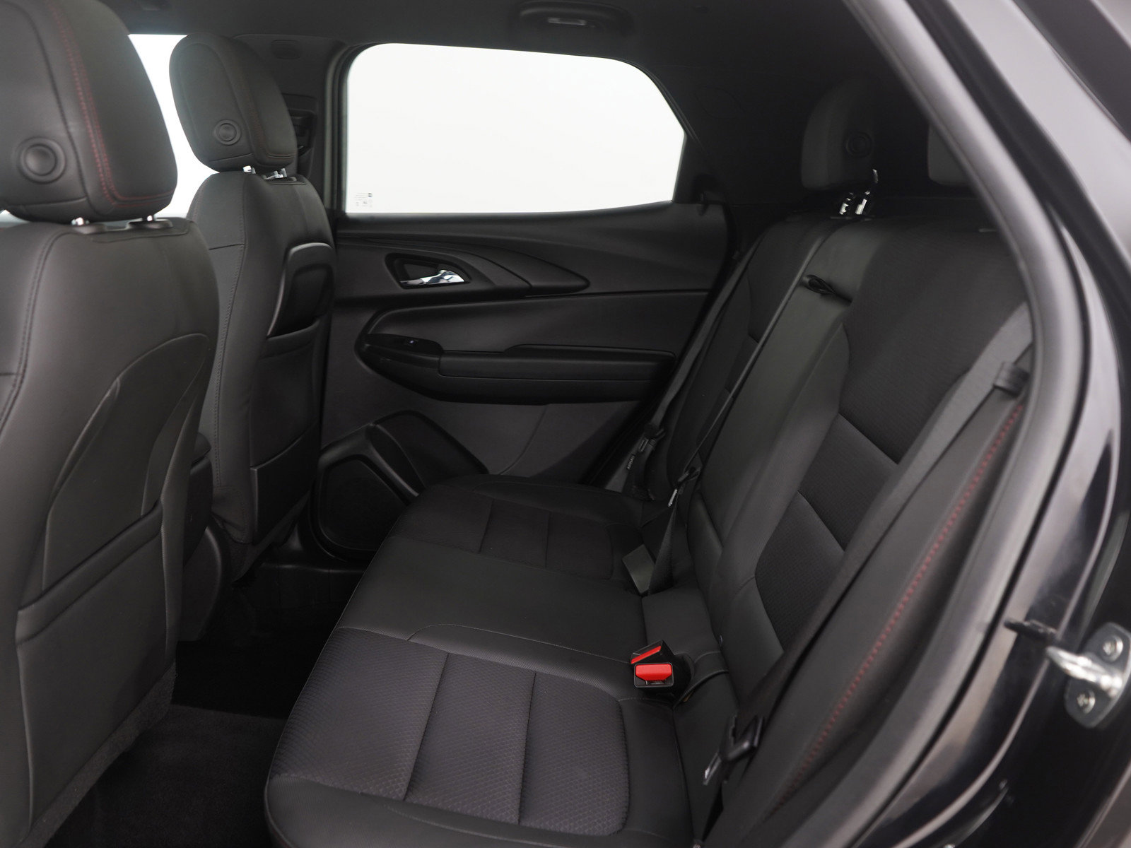 Used 2023 Chevrolet TrailBlazer RS w/ Sun and Liftgate Package image 14