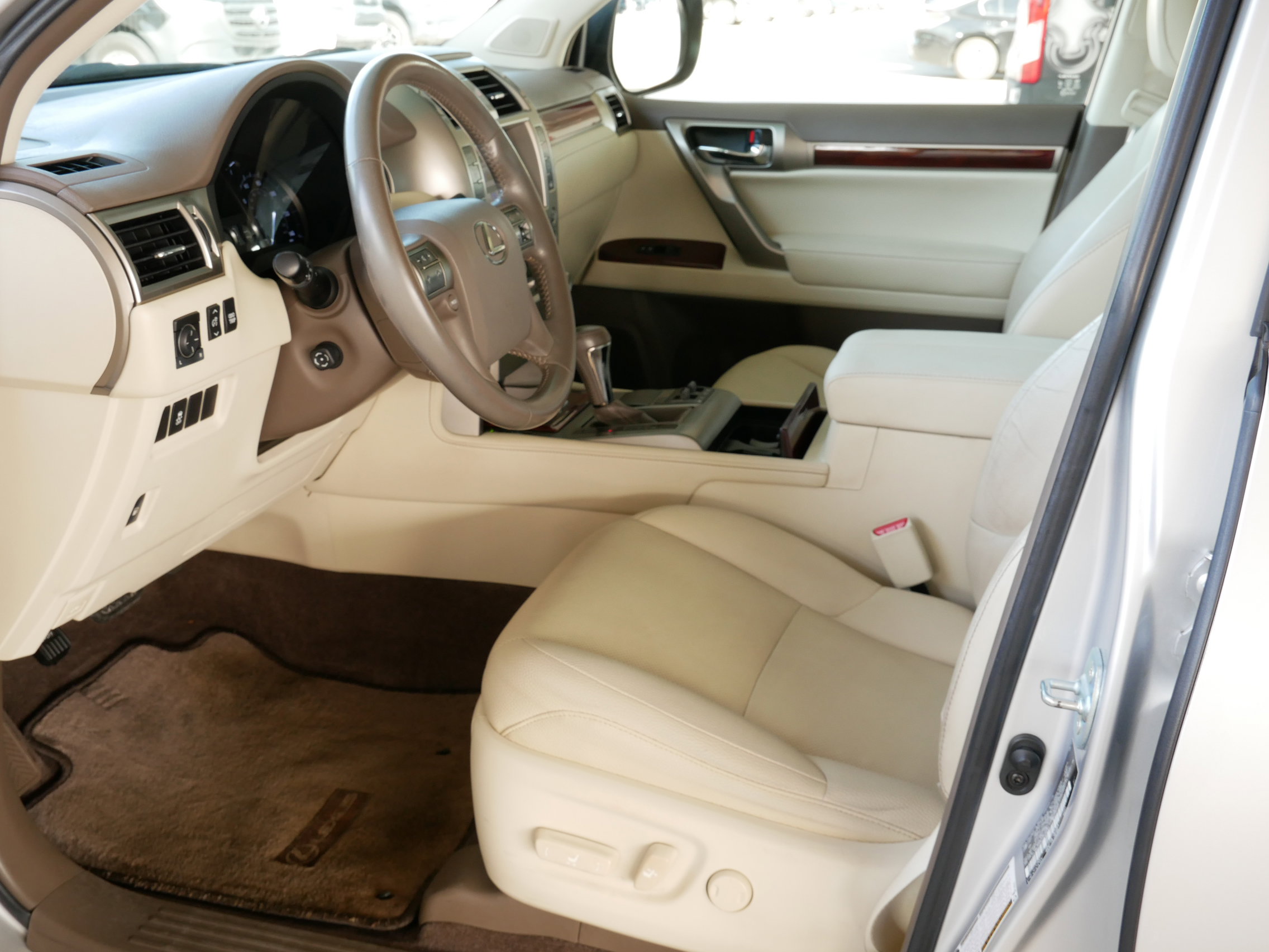 Used 2012 Lexus GX 460 image 4