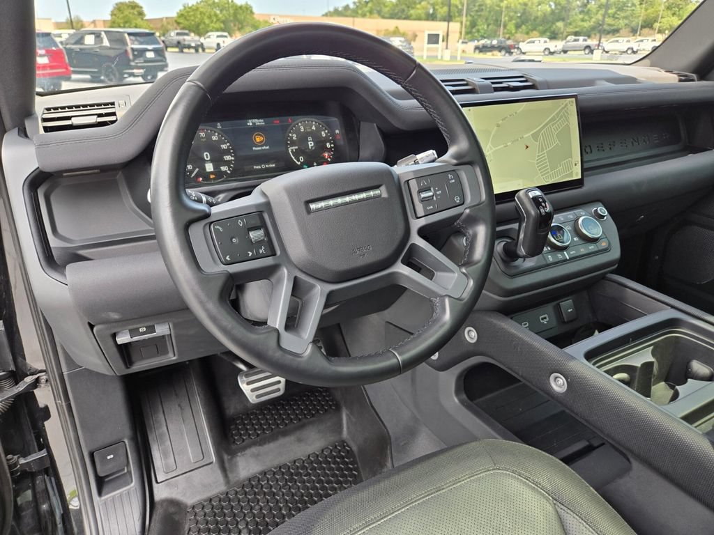 Used 2022 Land Rover Defender 110 X-Dynamic SE AWD/4WD image 10