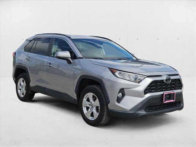 Used 2020 Toyota RAV4 XLE image 3