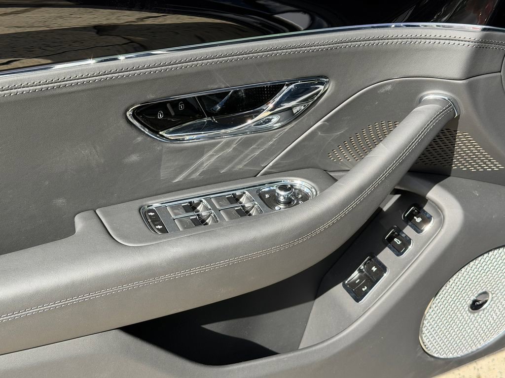 New 2025 Bentley Flying Spur Plug-In Hybrid image 16