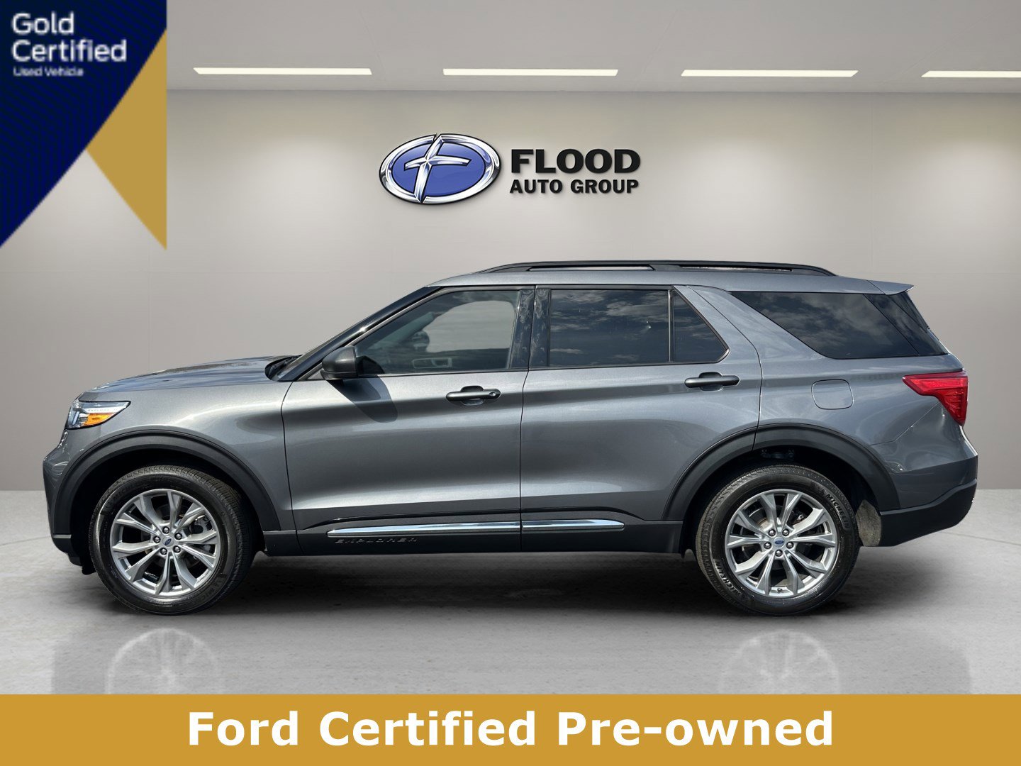 Certified 2022 Ford Explorer XLT w/ Equipment Group 202A AWD/4WD image 5