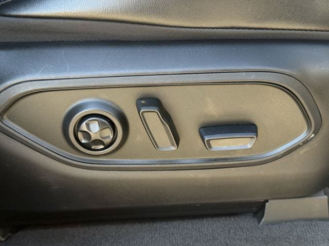 Used 2021 Jeep Grand Cherokee L Limited RWD image 31
