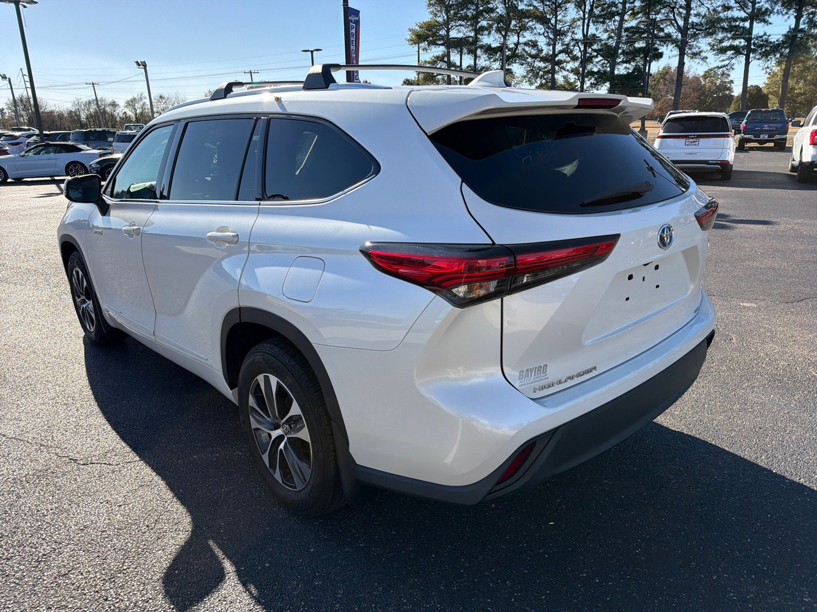 Used 2021 Toyota Highlander XLE image 6