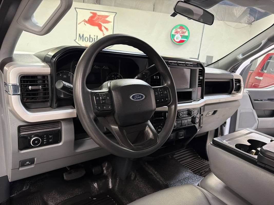 Used 2024 Ford F550 4x4 Crew Cab Super Duty image 23