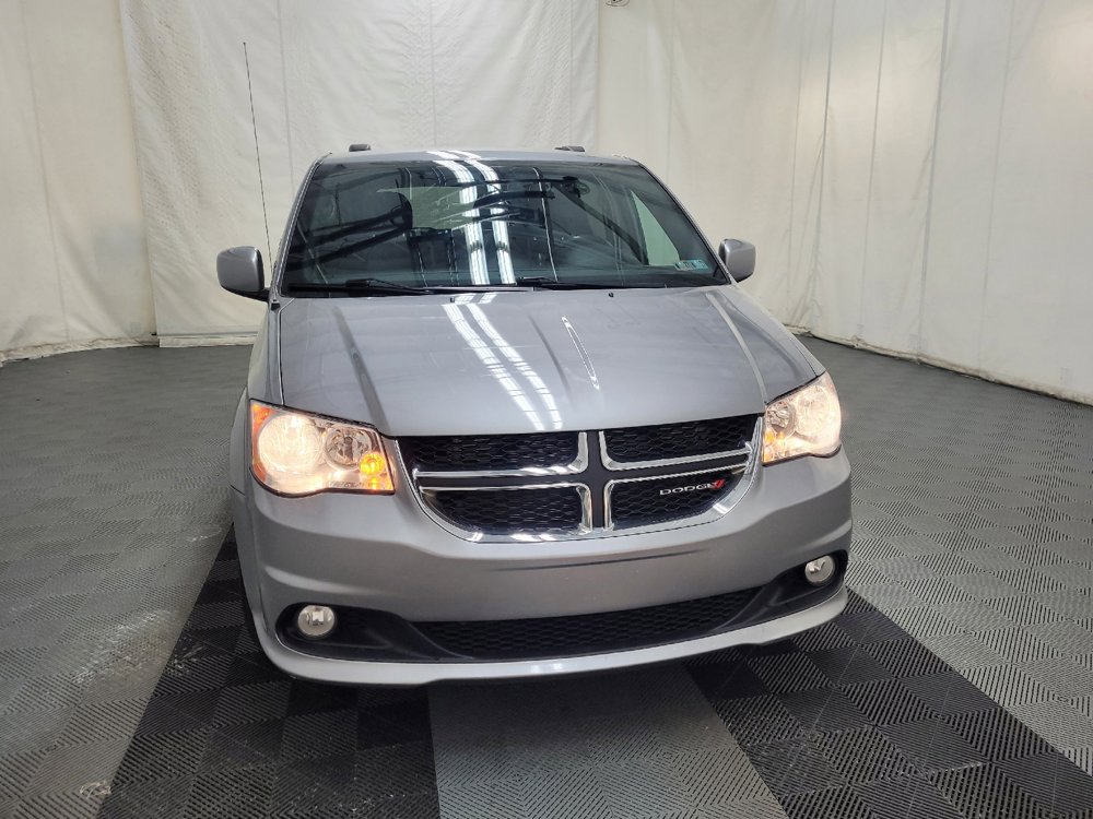 Used 2019 Dodge Grand Caravan SXT w/ Driver Convenience Group FWD image 14
