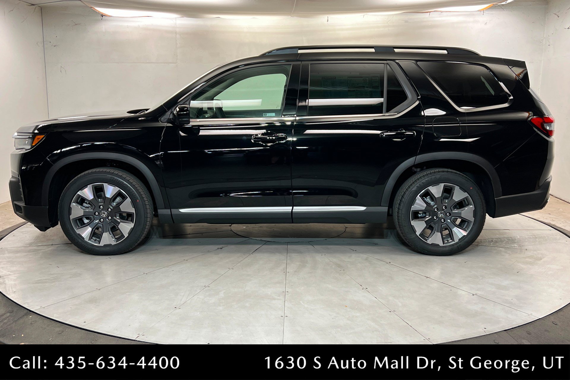 New 2026 Honda Pilot Touring image 2