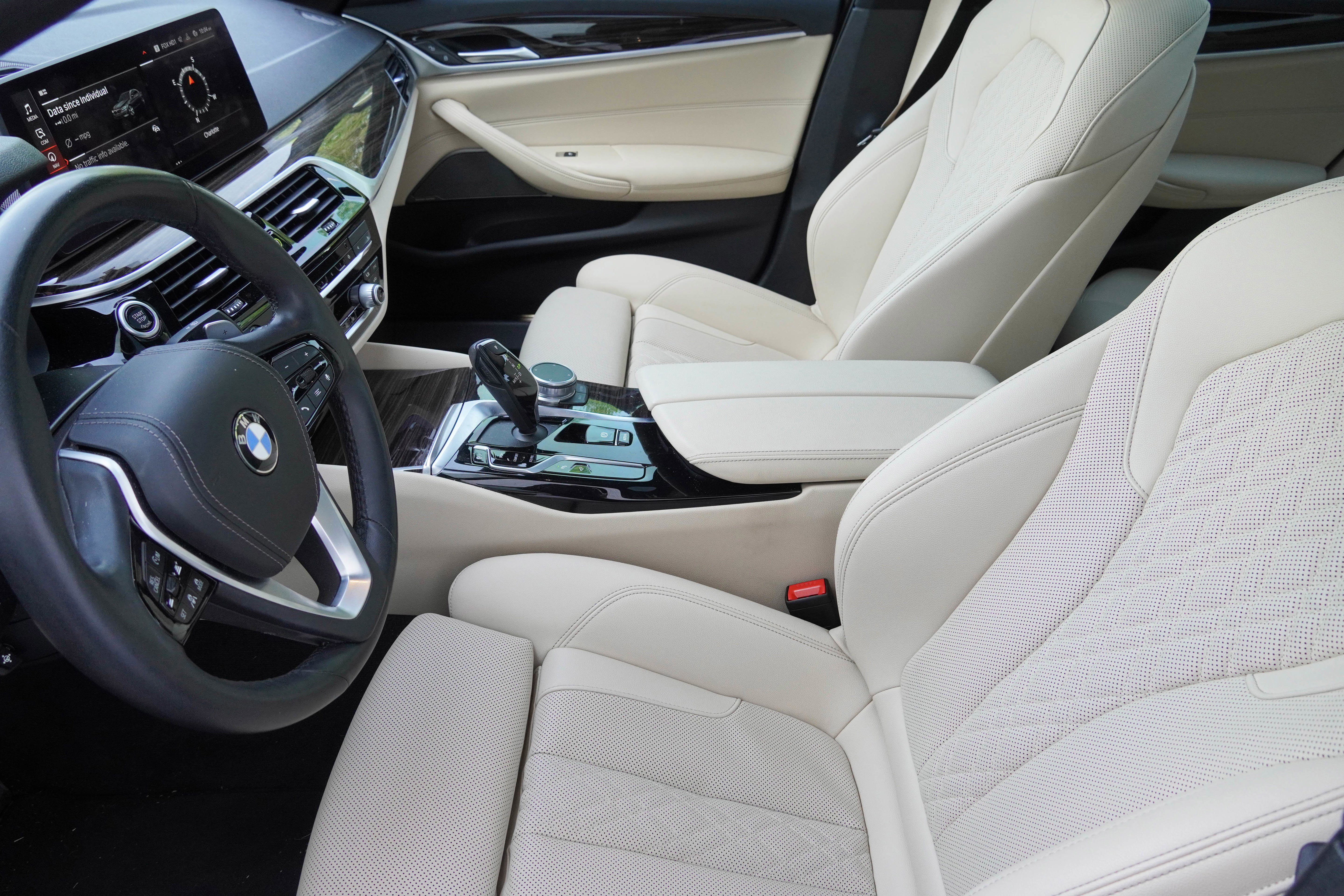 Used 2021 BMW 540i w/ Premium Package image 11