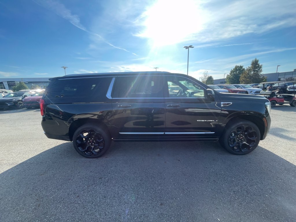 New 2026 GMC Yukon XL Denali w/ Sun & Power Step Package AWD/4WD image 5
