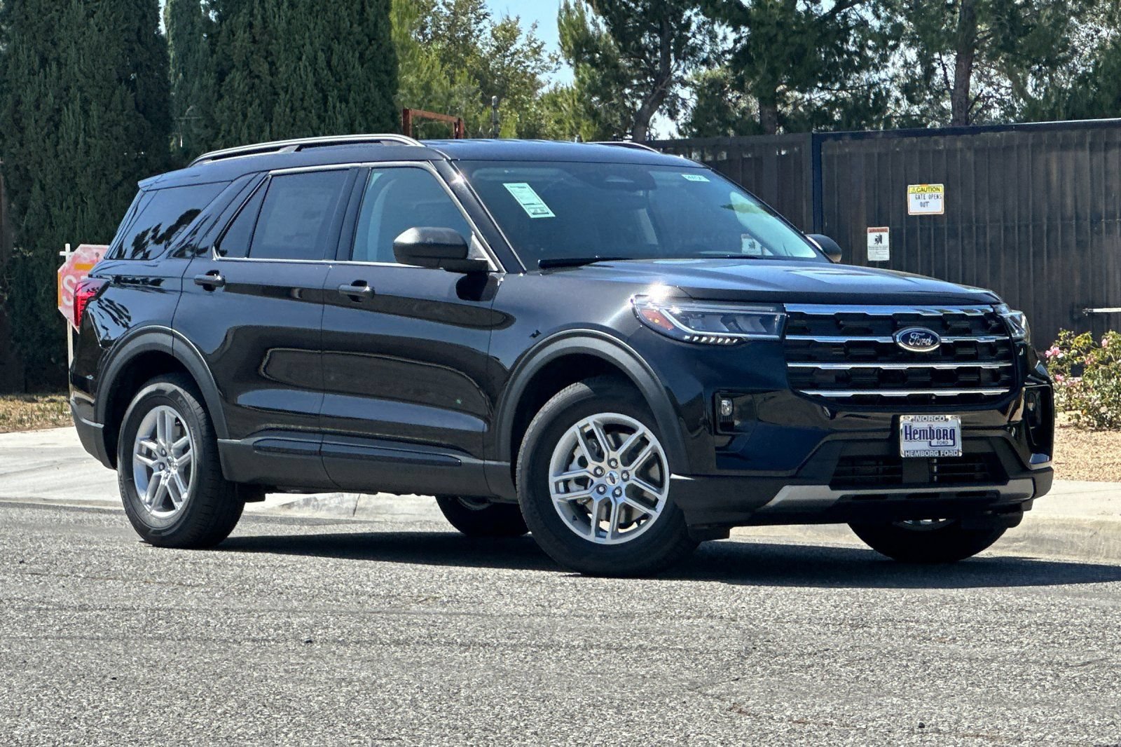 New 2026 Ford Explorer Active w/ Active Comfort Package RWD image 2