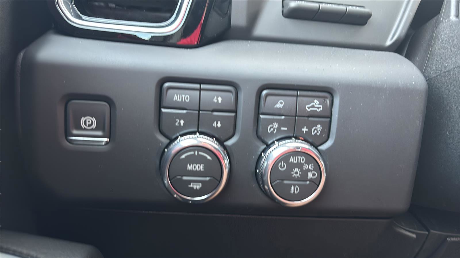 New 2026 GMC Sierra 2500 Denali w/ Denali Reserve Package image 13