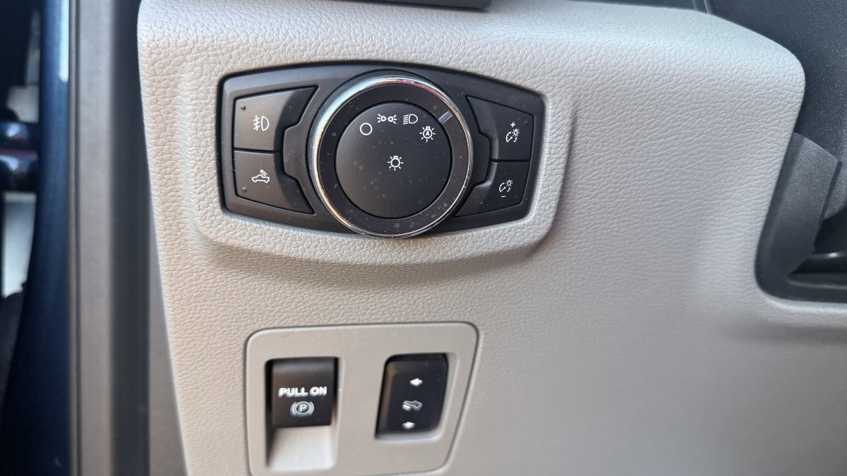 Used 2018 Ford F150 XLT w/ Equipment Group 302A Luxury image 33
