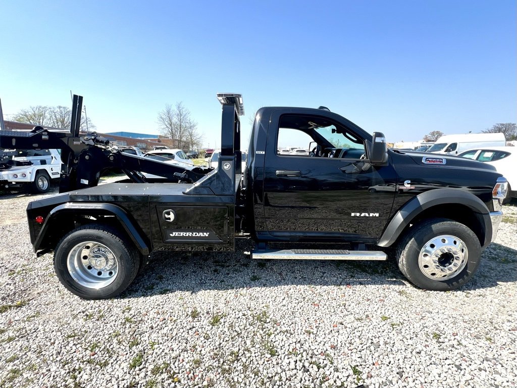 New 2024 RAM 4500 SLT w/ Quick Order Package 2YG SLT image 8