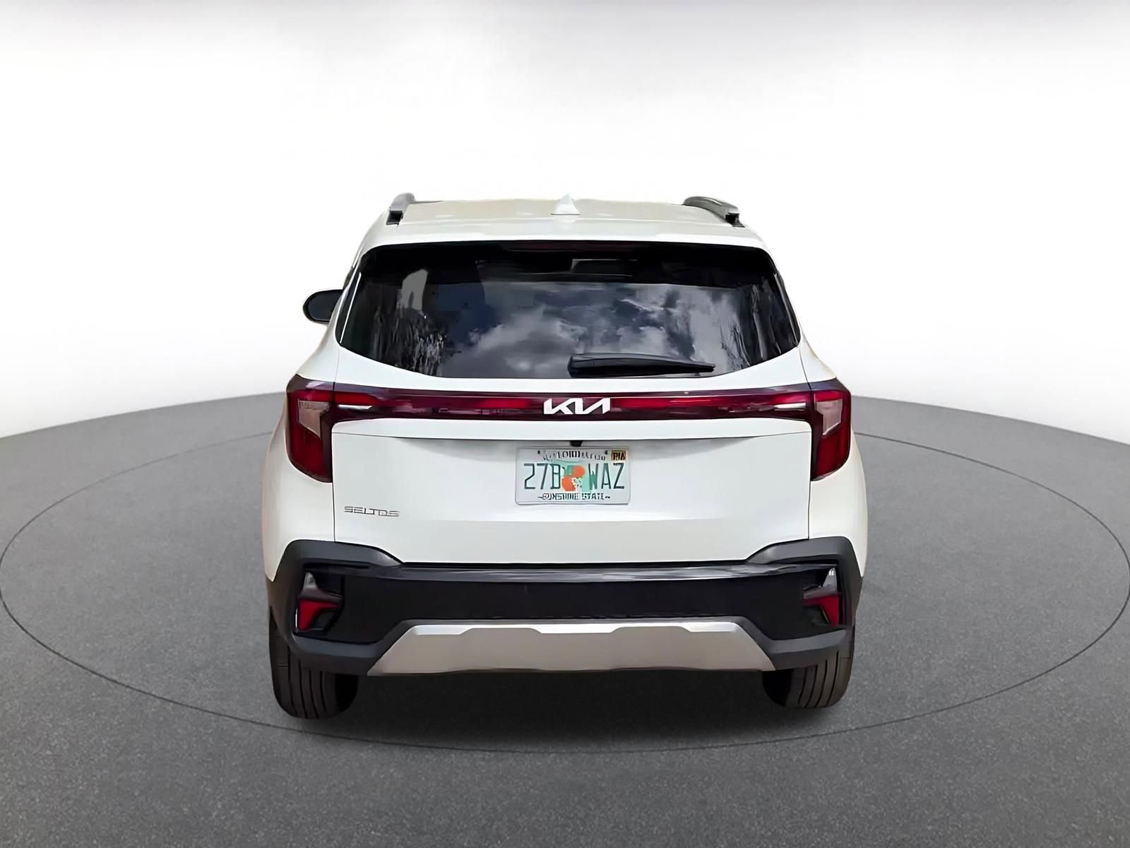 Used 2025 Kia Seltos S image 12