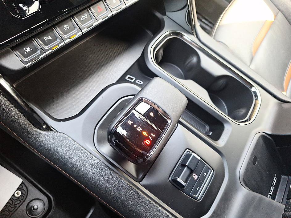 Used 2024 GMC Sierra 1500 AT4 w/ Technology Package AWD/4WD image 18