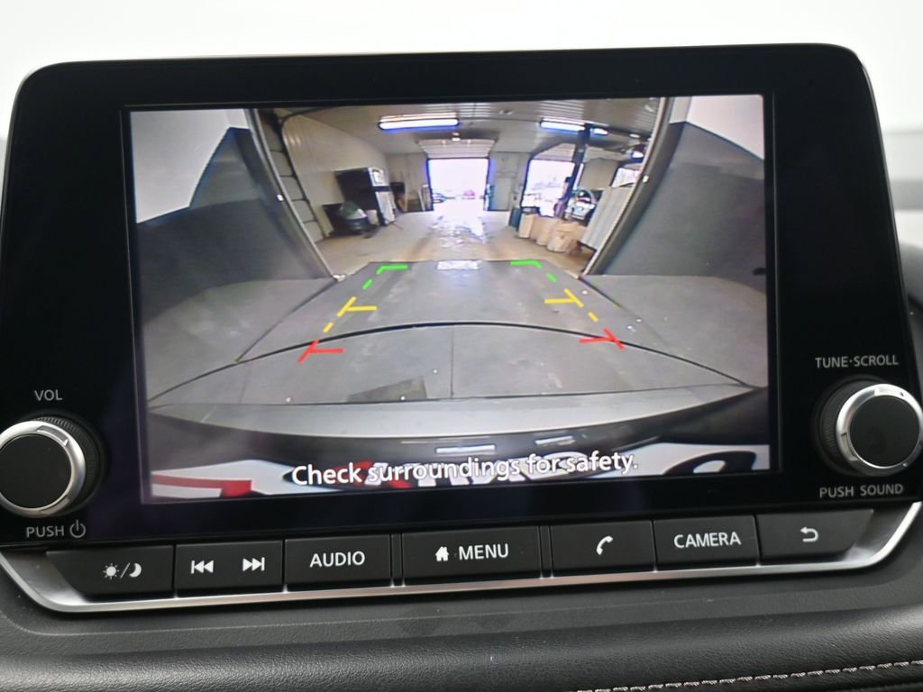 Used 2025 Nissan Rogue SV AWD/4WD image 13