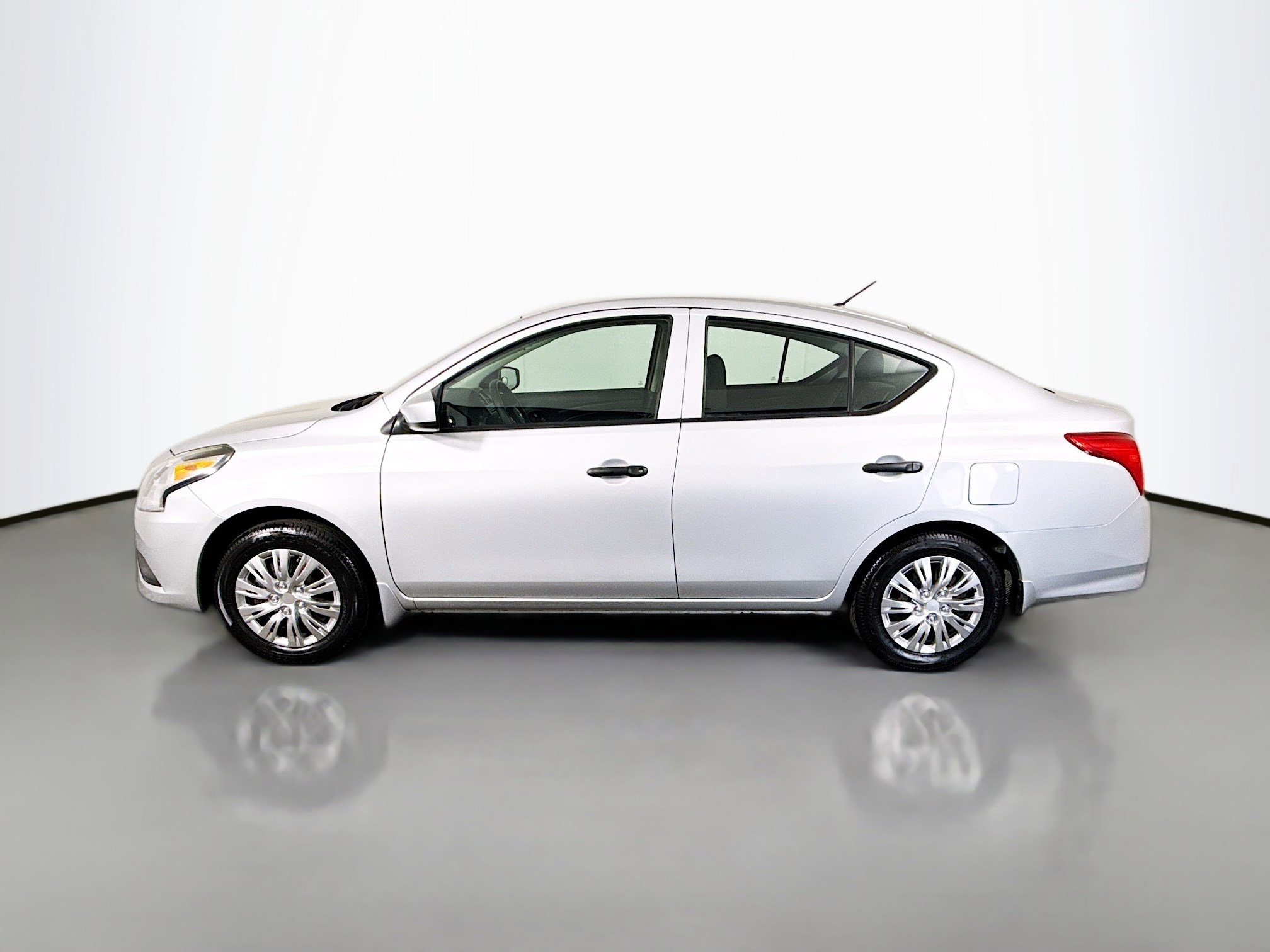 Used 2018 Nissan Versa S image 6