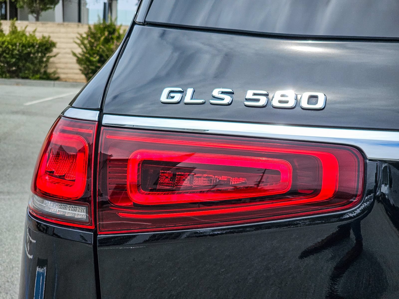 Used 2023 Mercedes-Benz GLS 580 4MATIC image 9