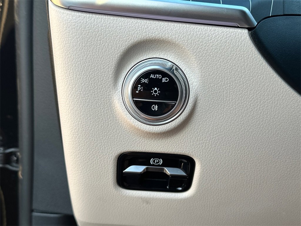 Certified 2025 Mercedes-Benz C 300 4MATIC Sedan image 35