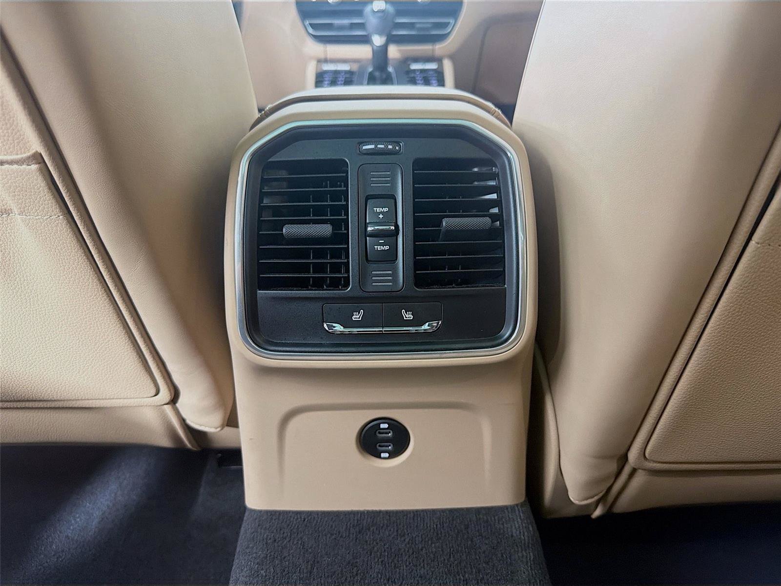 Certified 2023 Porsche Macan Turbo AWD/4WD image 21