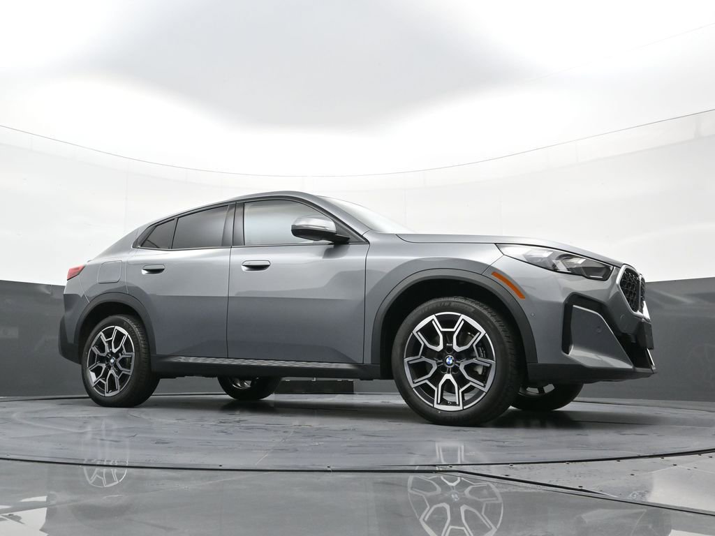 Used 2025 BMW X2 xDrive28i w/ Premium Package image 22