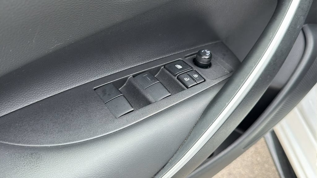 Certified 2025 Toyota Corolla SE FWD image 15
