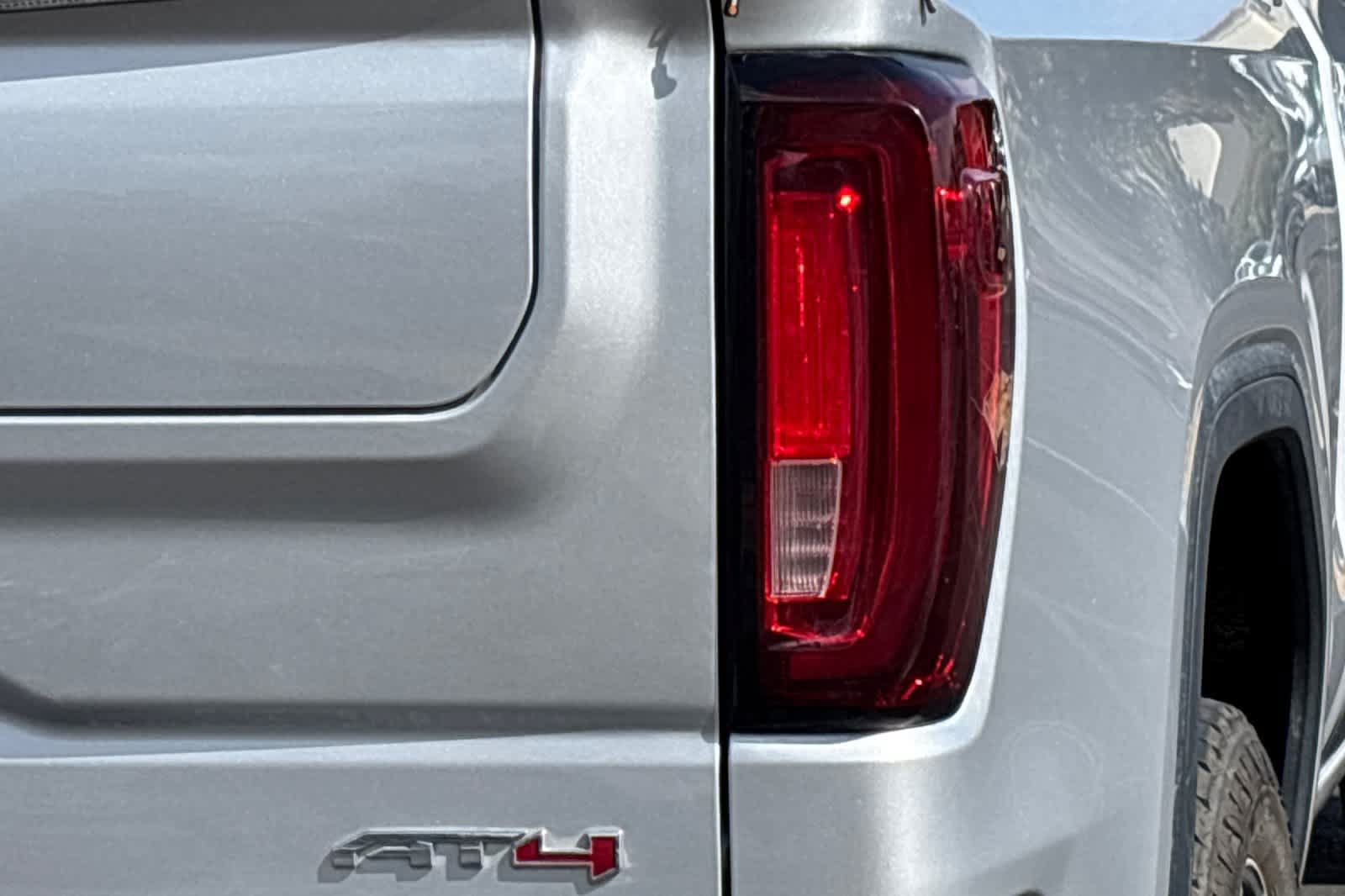 Used 2022 GMC Sierra 1500 AT4 AWD/4WD image 12