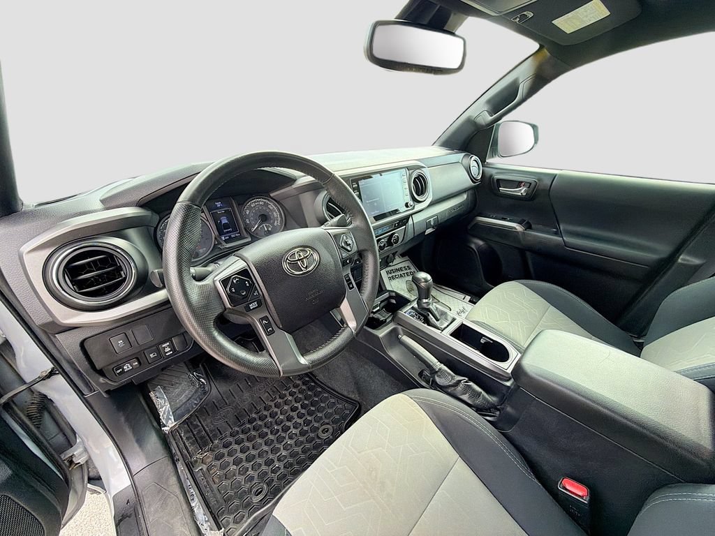 Used 2021 Toyota Tacoma TRD Sport AWD/4WD image 9