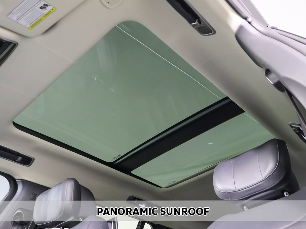 Used 2023 Land Rover Range Rover Long Wheelbase Autobiography image 4