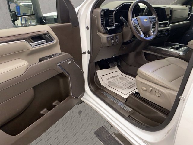Used 2026 Chevrolet Silverado 3500 LTZ w/ LTZ Convenience Package AWD/4WD image 21