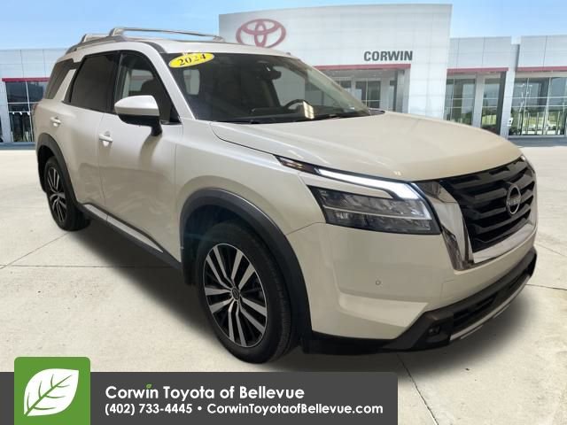 Used 2024 Nissan Pathfinder Platinum image 1