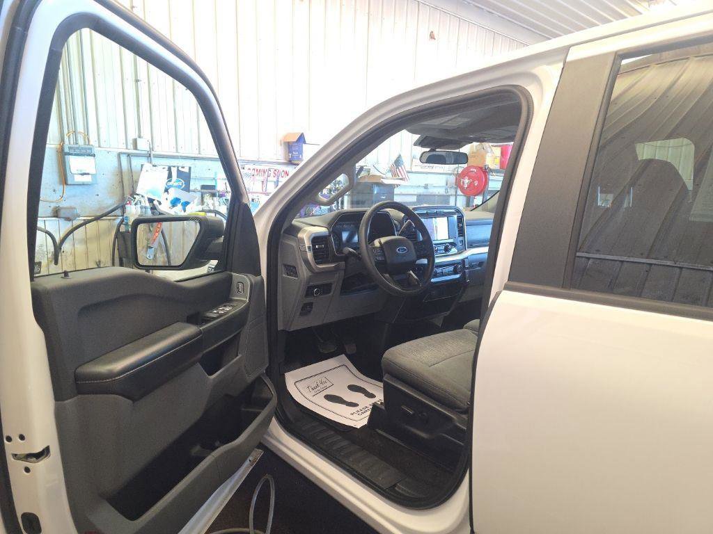 Used 2022 Ford F150 XLT w/ Trailer Tow Package image 12