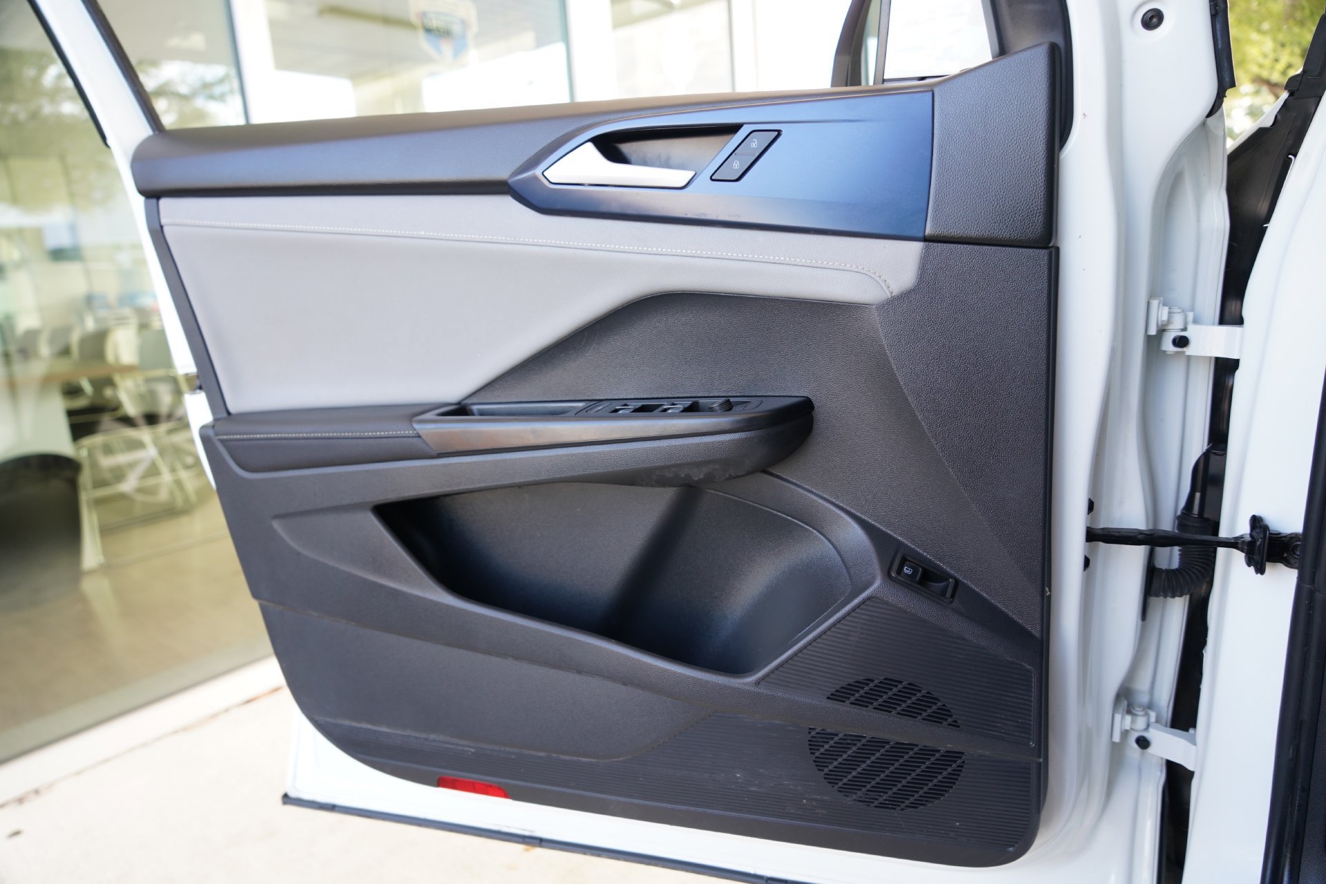 Certified 2024 Volkswagen Taos SE FWD image 20