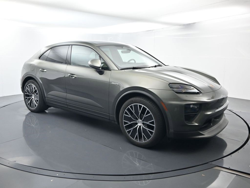 Used 2025 Porsche Macan Electric image 17