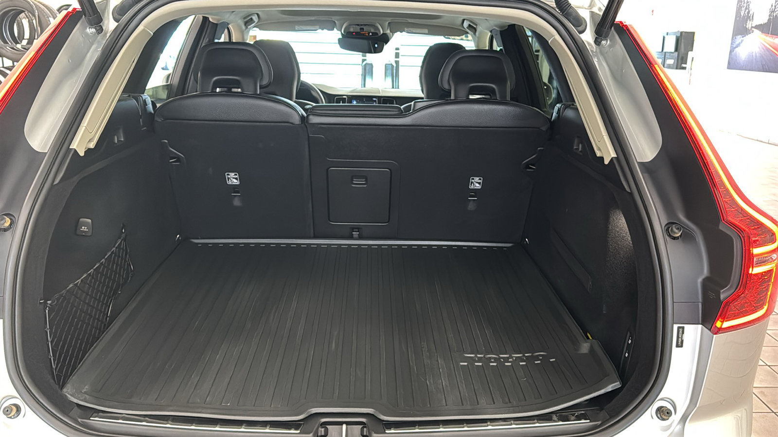 Used 2019 Volvo XC60 T5 Inscription w/ Protection Package Premier AWD/4WD image 29