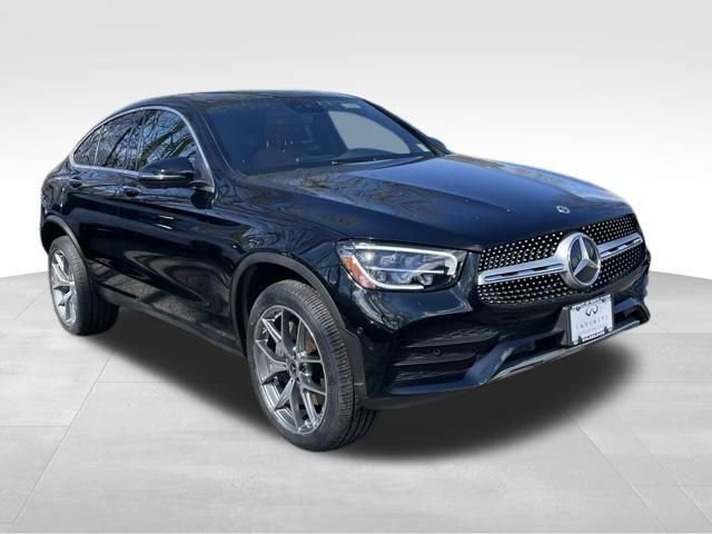 Used 2022 Mercedes-Benz GLC 300 4MATIC Coupe image 3