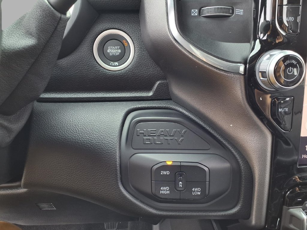 New 2027 RAM 2500 Laramie w/ Night Edition AWD/4WD image 8